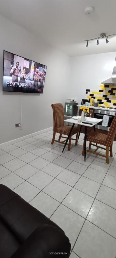 Lister Park Bradford Stylish 1Bed Coach House - Quiet & Tranquil Cottage & Parking Eksteriør billede