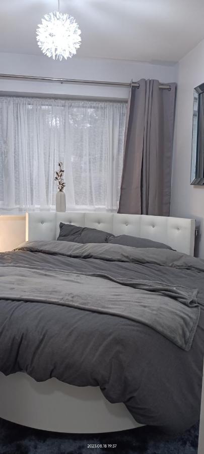 Lister Park Bradford Stylish 1Bed Coach House - Quiet & Tranquil Cottage & Parking Eksteriør billede