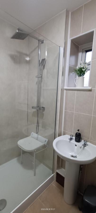 Lister Park Bradford Stylish 1Bed Coach House - Quiet & Tranquil Cottage & Parking Eksteriør billede