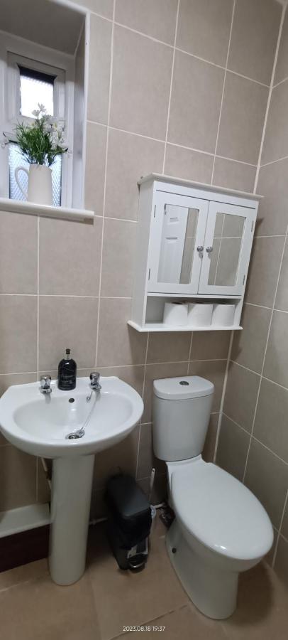 Lister Park Bradford Stylish 1Bed Coach House - Quiet & Tranquil Cottage & Parking Eksteriør billede