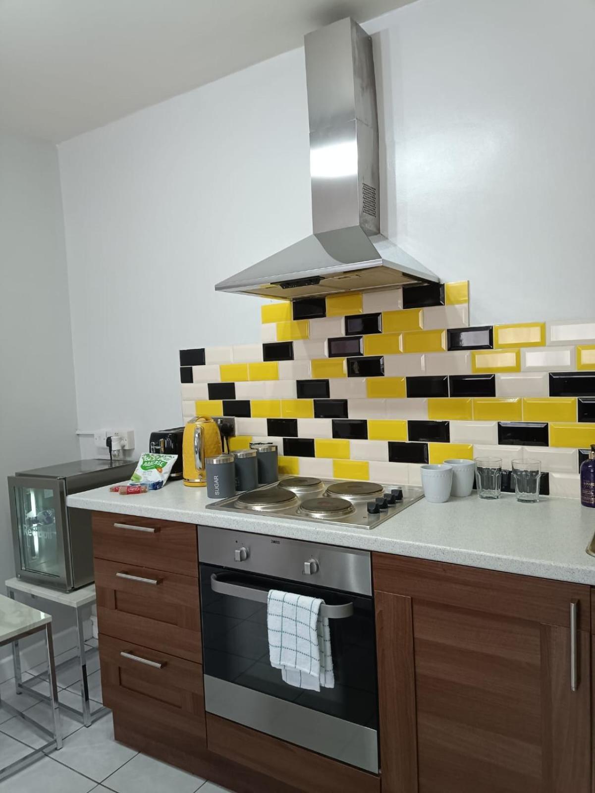 Lister Park Bradford Stylish 1Bed Coach House - Quiet & Tranquil Cottage & Parking Eksteriør billede